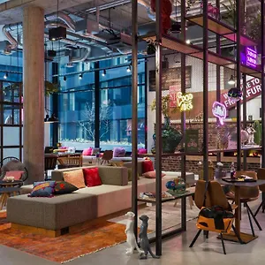 https://moxy-frankfurt-city-center.frankfurtammainhotels.com