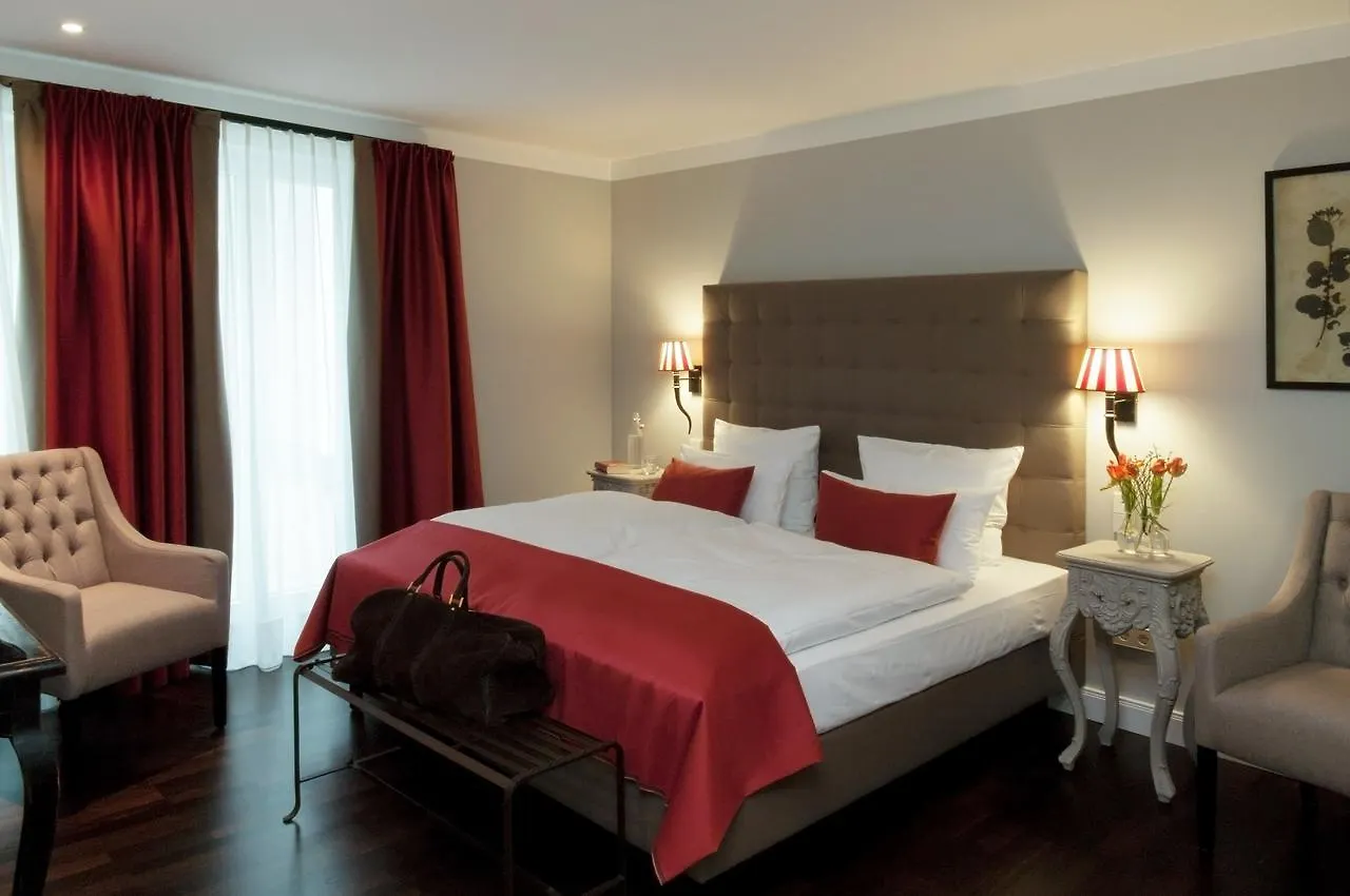 Hotel Im Hof Munich 3*,